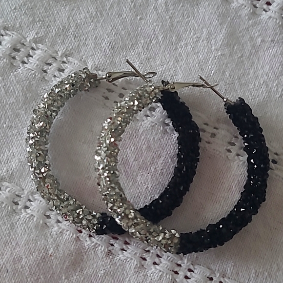 Cruella Earrings - Picture 1 of 6